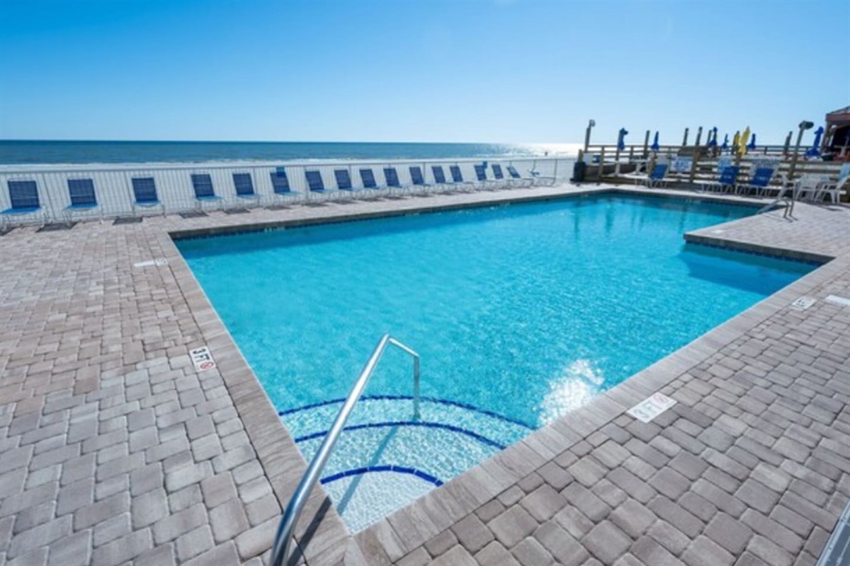 Oceanfront pool - live music starts every day at 2 pm during in-season months!