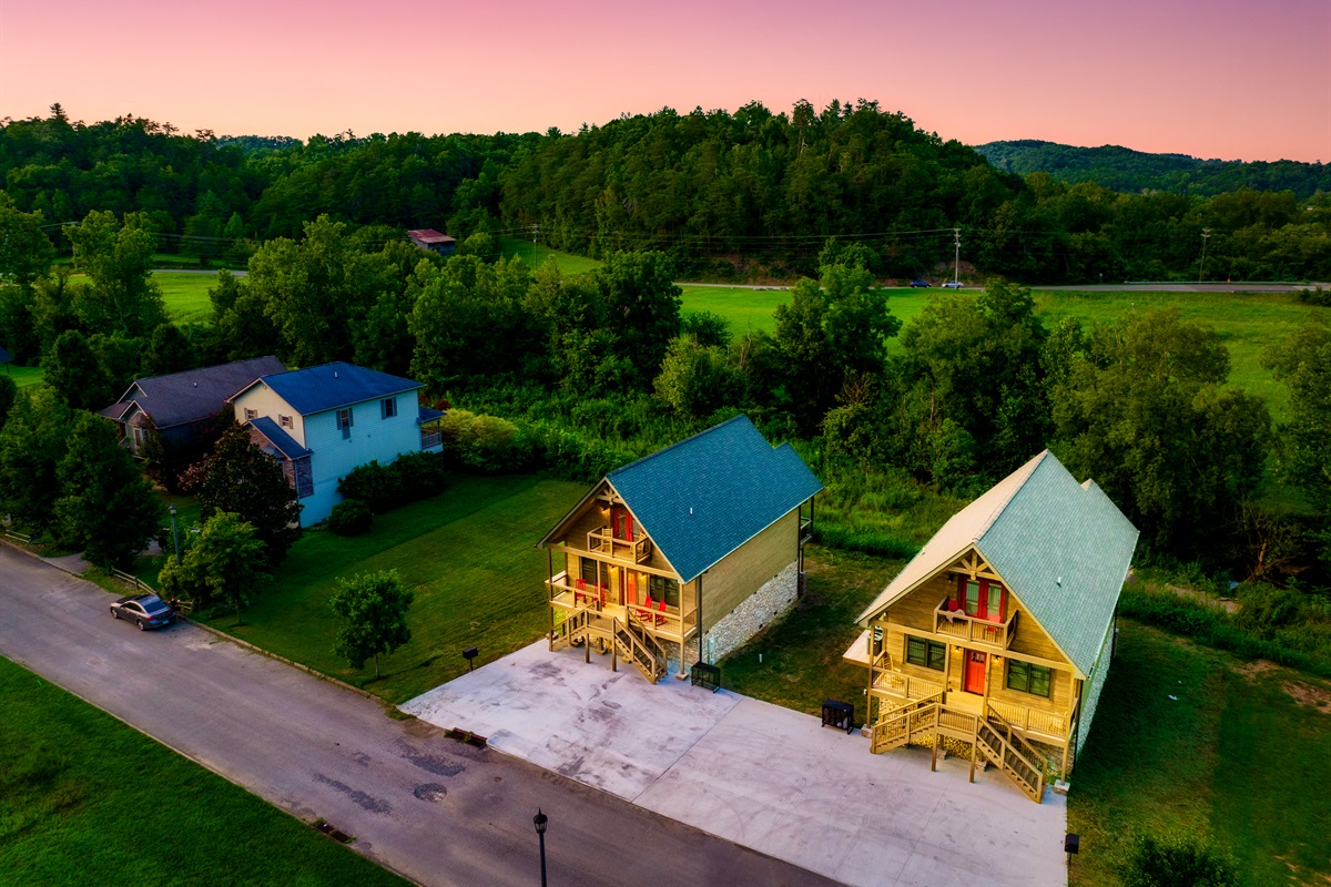 Twin cabins- Paradise Point on the left and Hillside Hideaway on the right