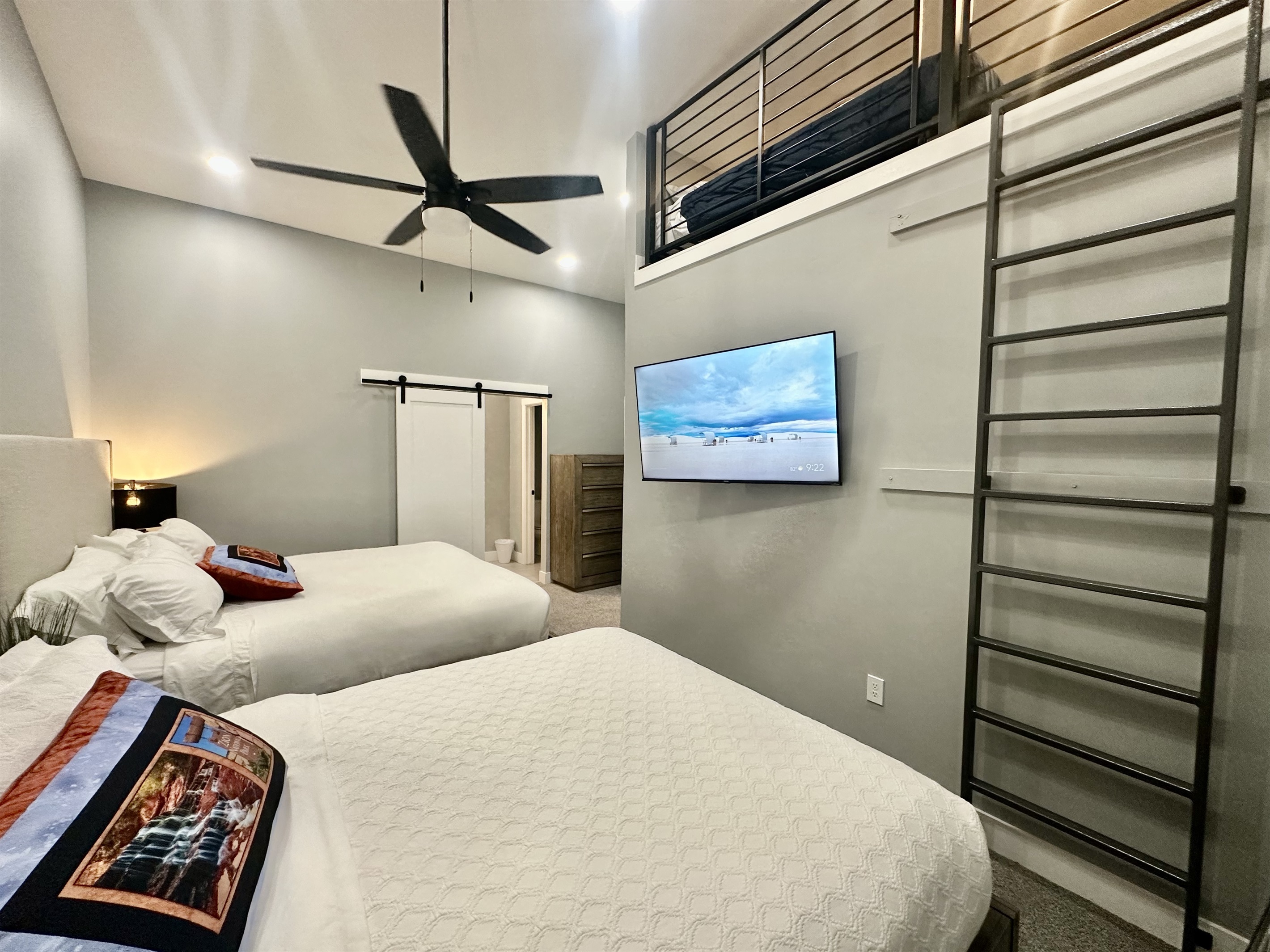 King and Queen beds with Loft