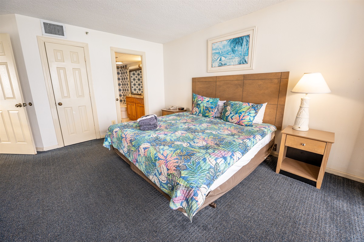 Room with Stunning Views🌊☀️