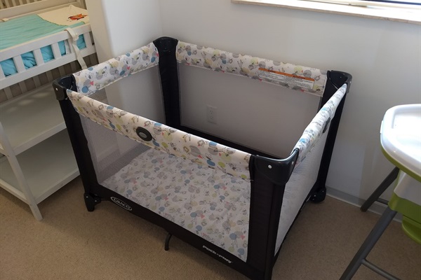 pack n play/portable crib