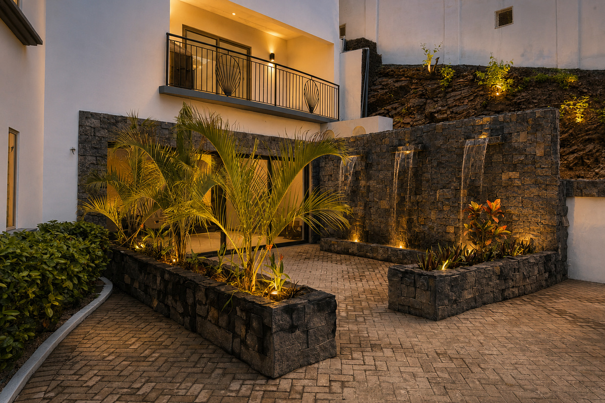 Courtyard Waterfall great for receptions 