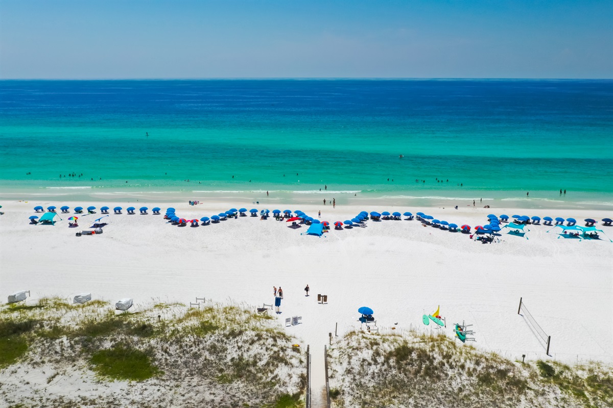 Private Beach with Chairs / Umbrella