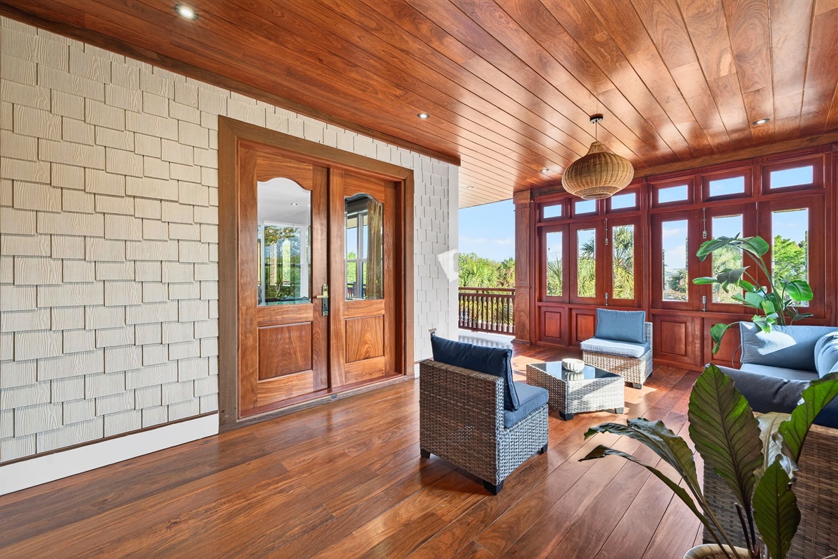 Side Porch Outdoor Living Space | Rosewood Retreat | 2605 Palm Blvd, Isle of Palms, SC | IOP Escapes