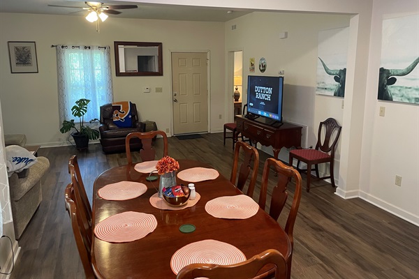 The open concept living and dining room gives plenty of space for everyone to relax and have fun!