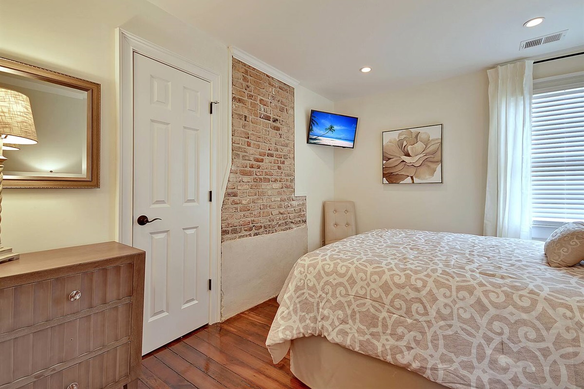 Bedroom 3 with smart TV