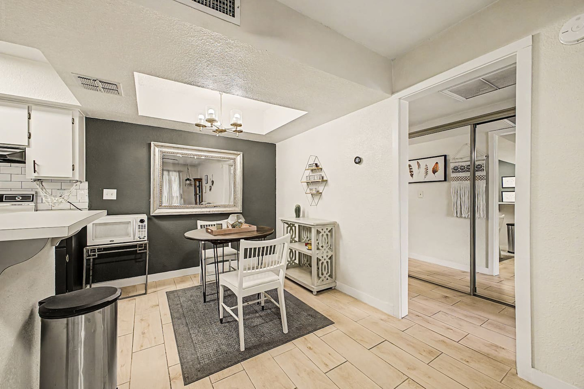 Paradise Pkwy Getaway in Phoenix + Pool — Paradise Pkwy Getaway in Phoenix + Pool, Phoenix, Arizona — photo 13