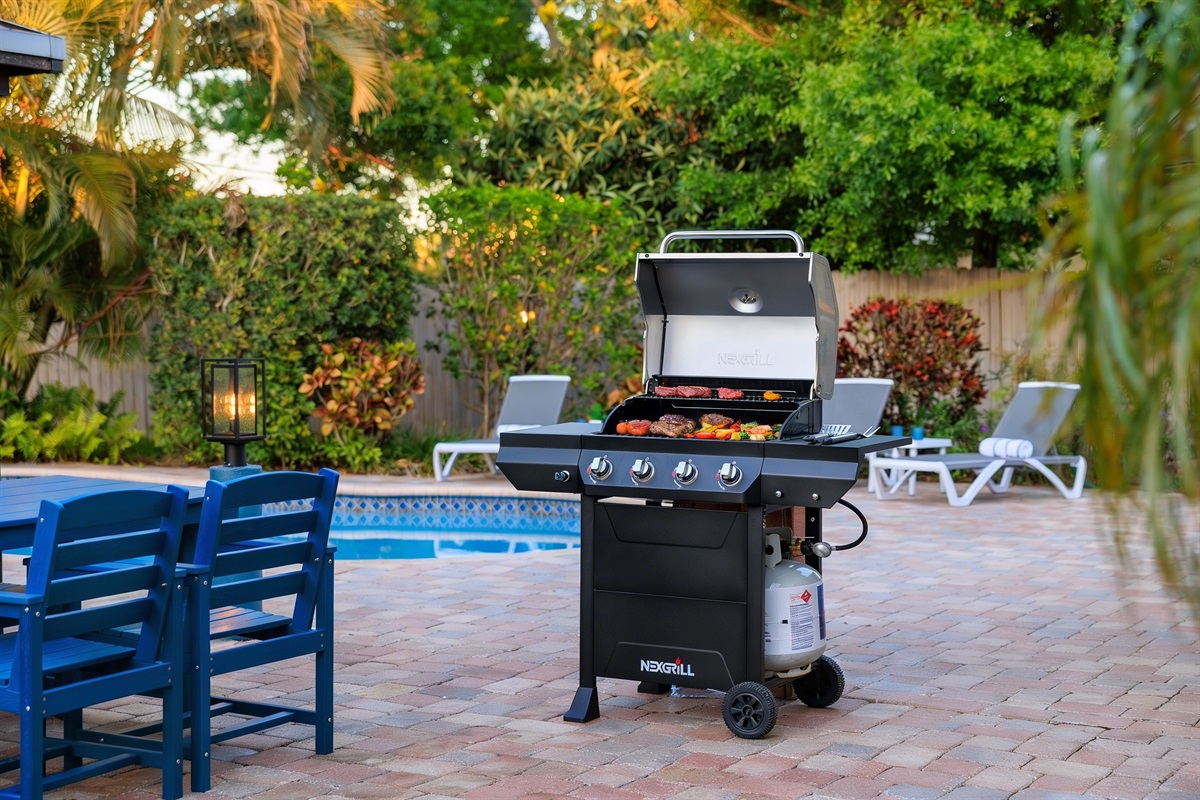 Dinner by the pool sounds amazing!