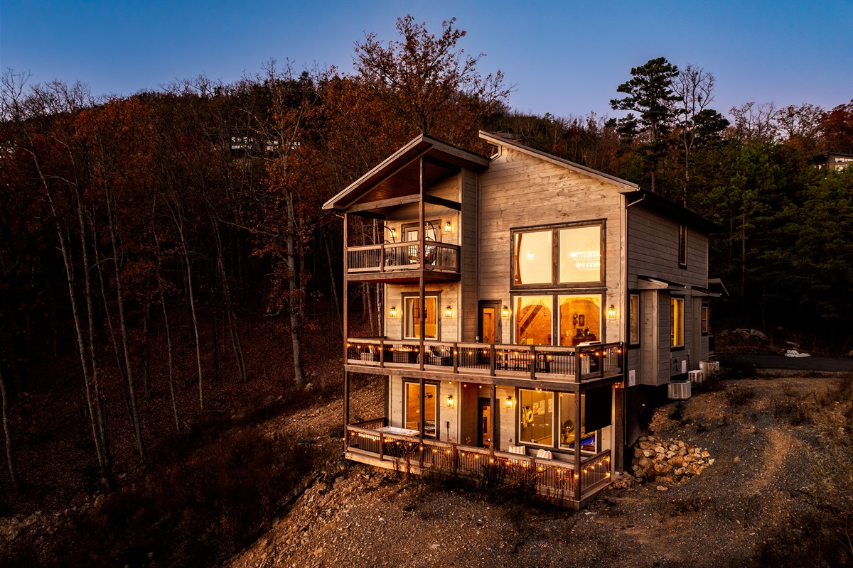 Stay in this 5-bedroom modern cabin with loads of amenities