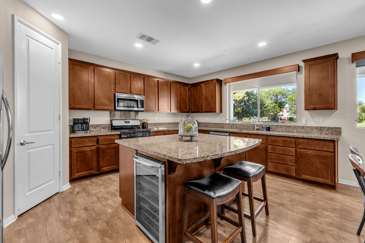 Wine refrigerator