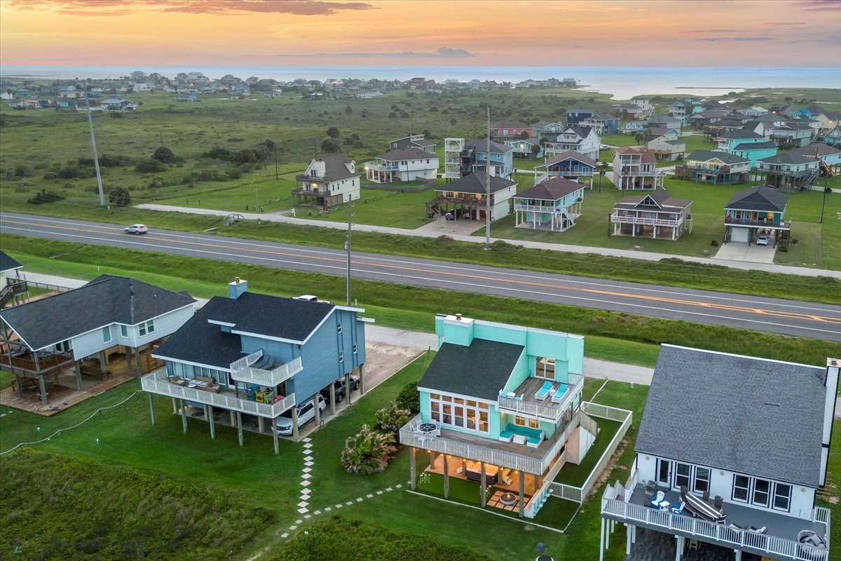 f41816fc2fa94adface4c87388dc5b38 Large | Beachhouse | Texas | TX | Vacation Homes | Galveston | Crystal Beach | Kokomo | Breezy Days | Beachfront Elegance | Sunrise Serenity | Southern Sands Property Management, LLC