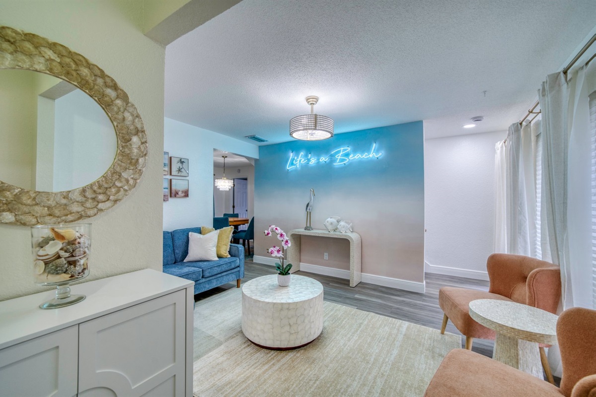 Entry way / Living Room