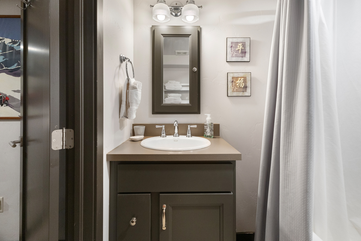 Bathroom 1 | Vanity Area 