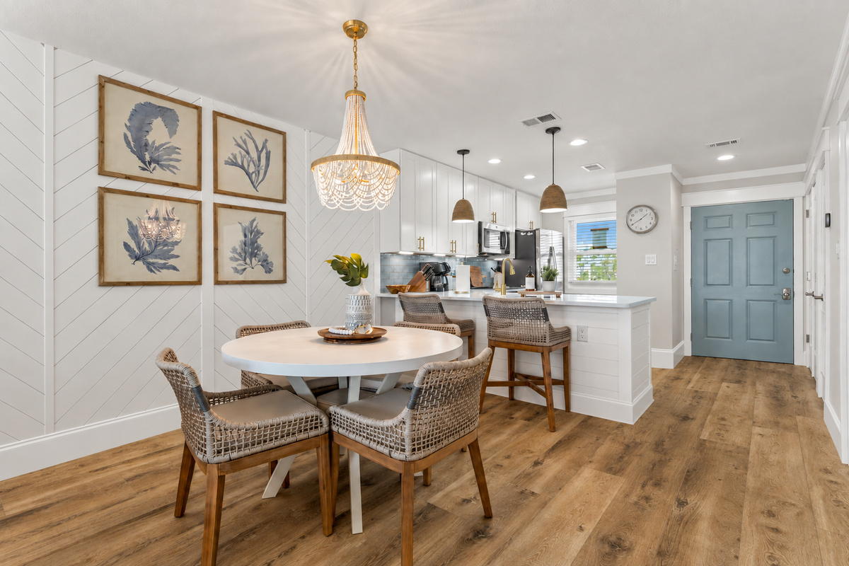 Dining/Kitchen area