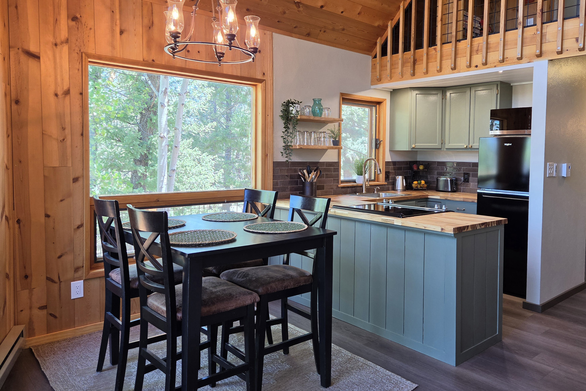 Open-plan kitchen & dining