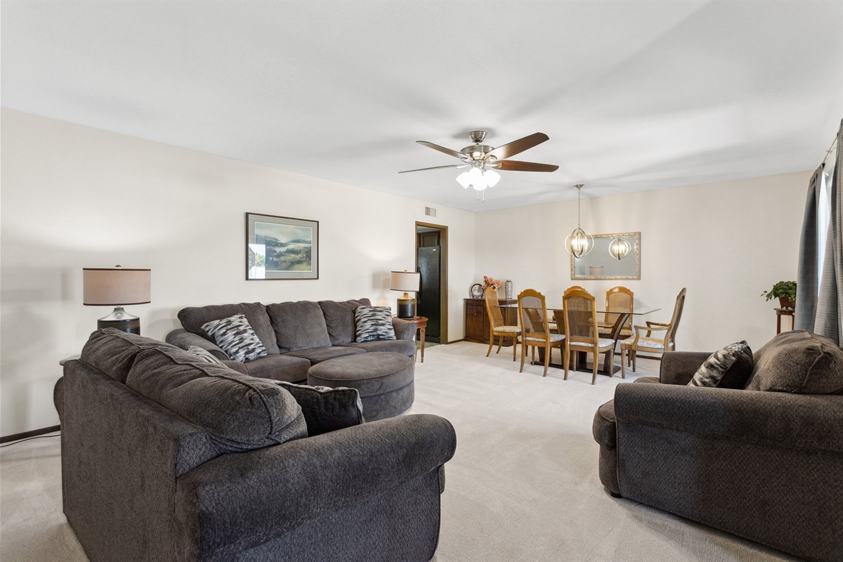 55+ Comfort & Quiet | 2BR Peaceful Home — Comfort & Quiet | 2BR Home in 55+ Neighborhood, Sun City West, Arizona — photo 14
