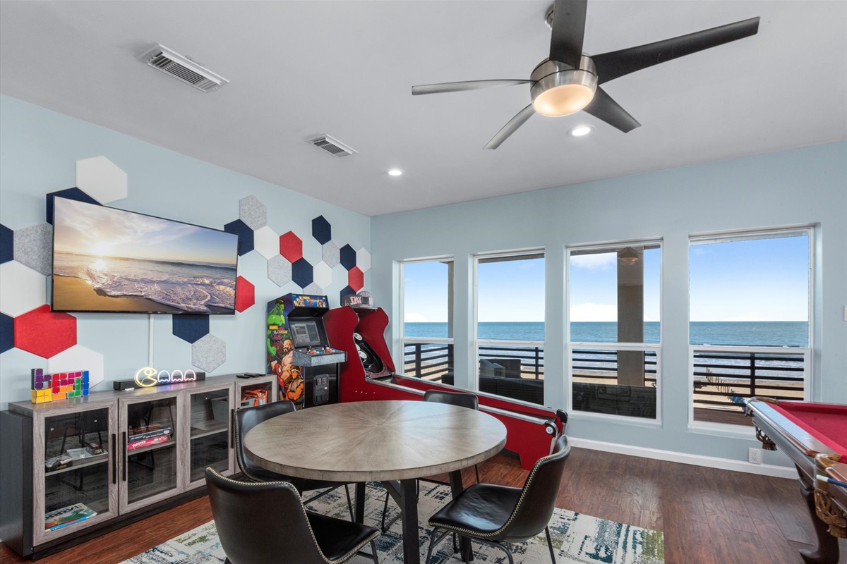 f441768b460d4395a10a2107f72a60fb Large | Beachhouse | Texas | TX | Vacation Homes | Galveston | Crystal Beach | Kokomo | Breezy Days | Beachfront Elegance | Sunrise Serenity | Southern Sands Property Management, LLC