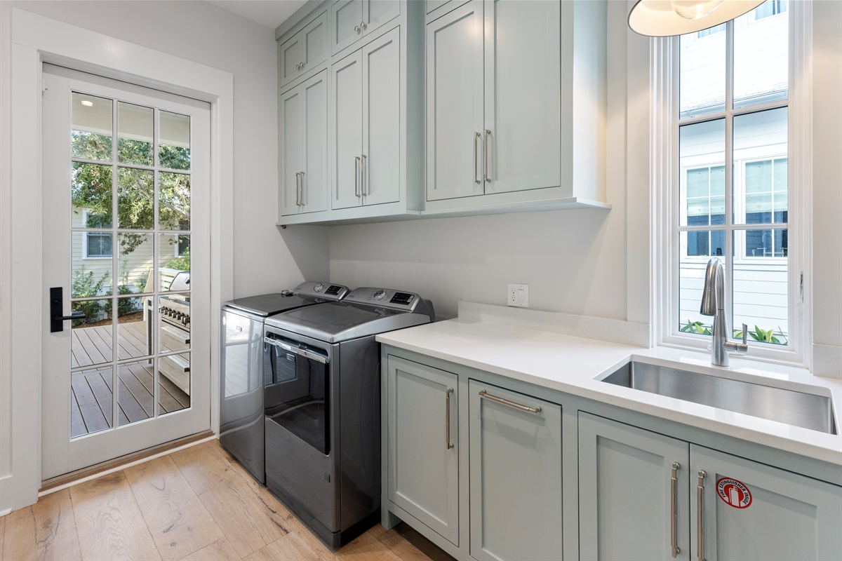 Laundry Room/Mud Room (1st Floor)