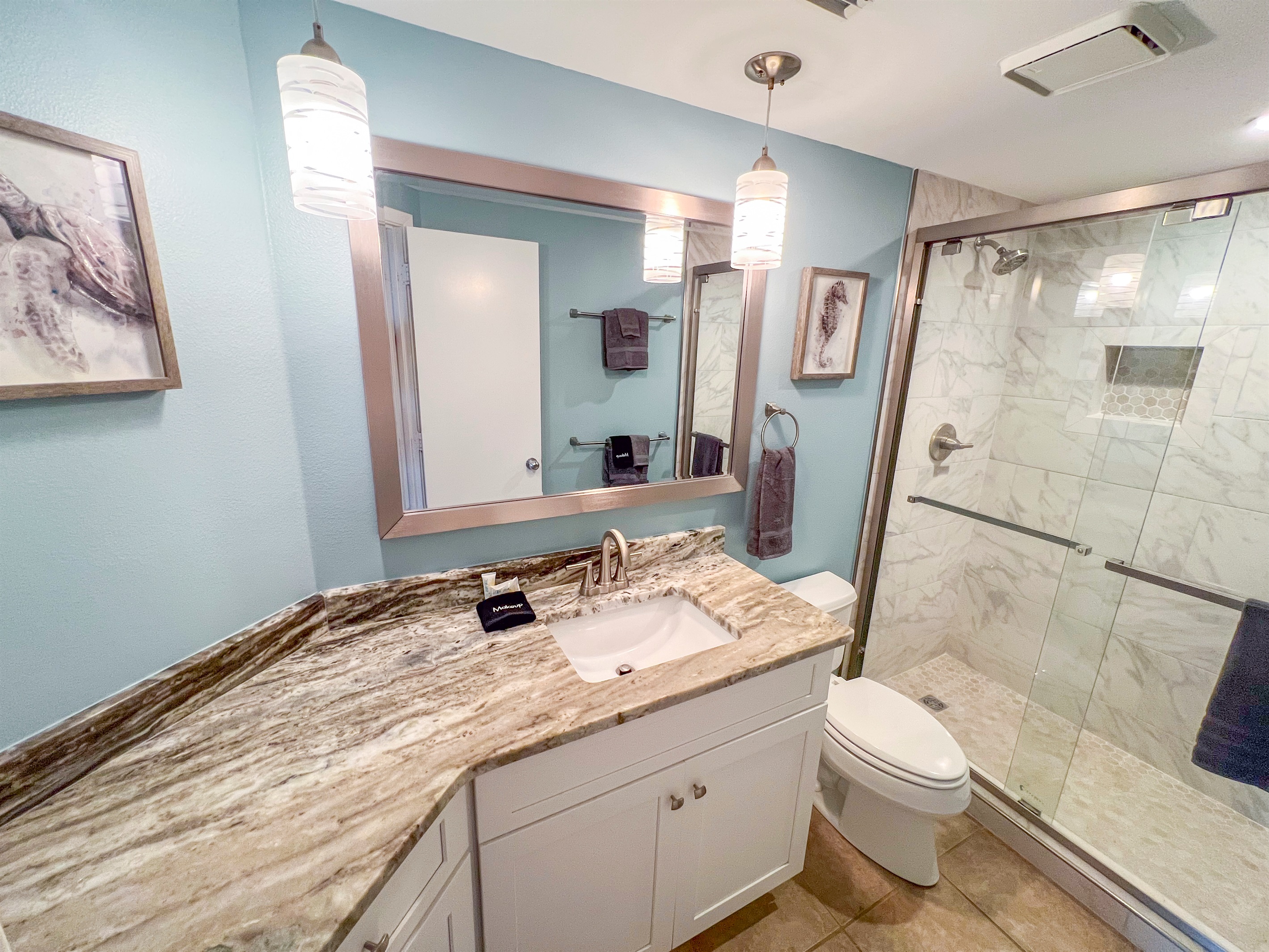 Primary en-suite Bathroom