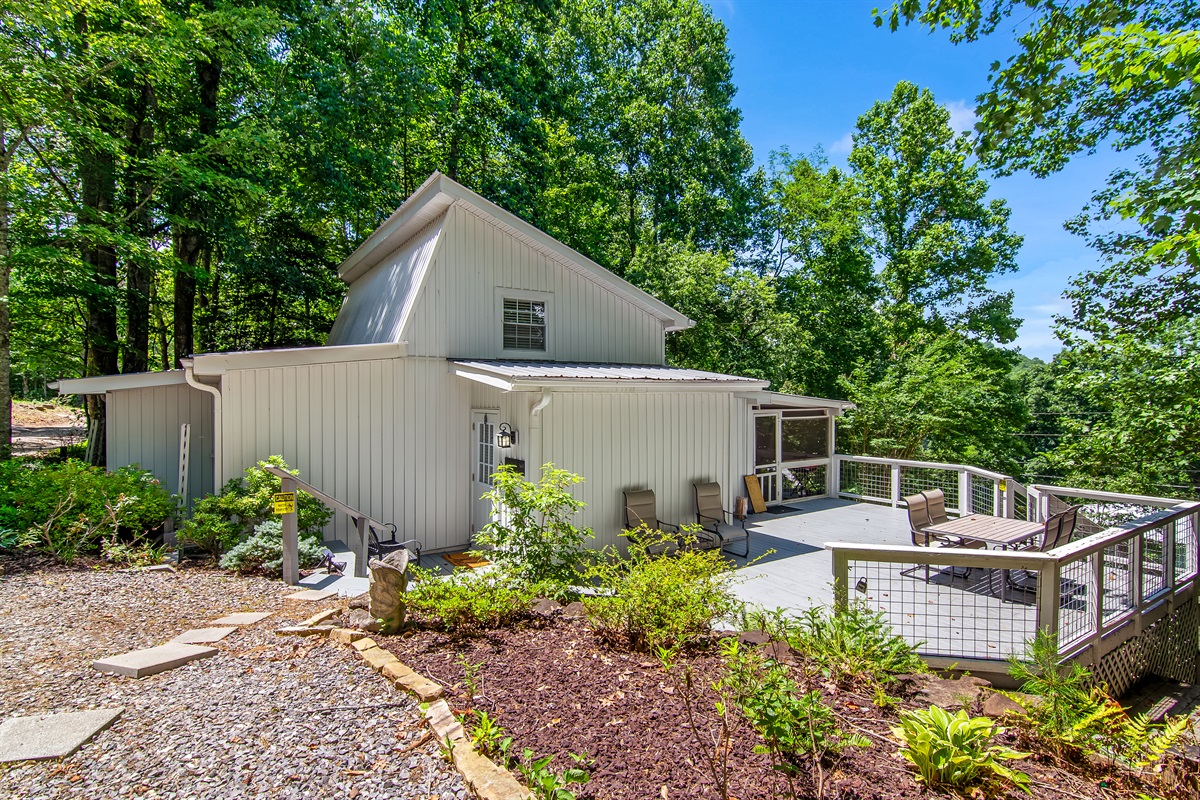 Main House w/ Deck View