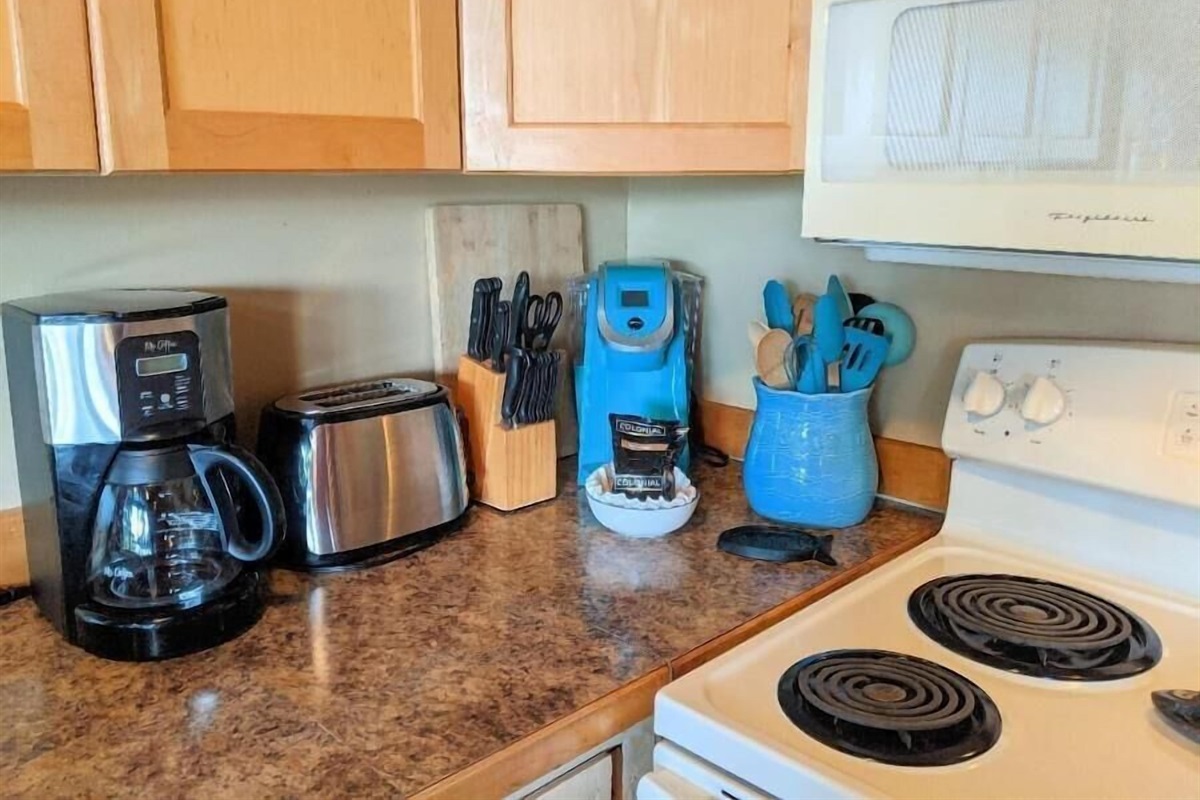 electric range, keurig & drip coffee makers, microwave