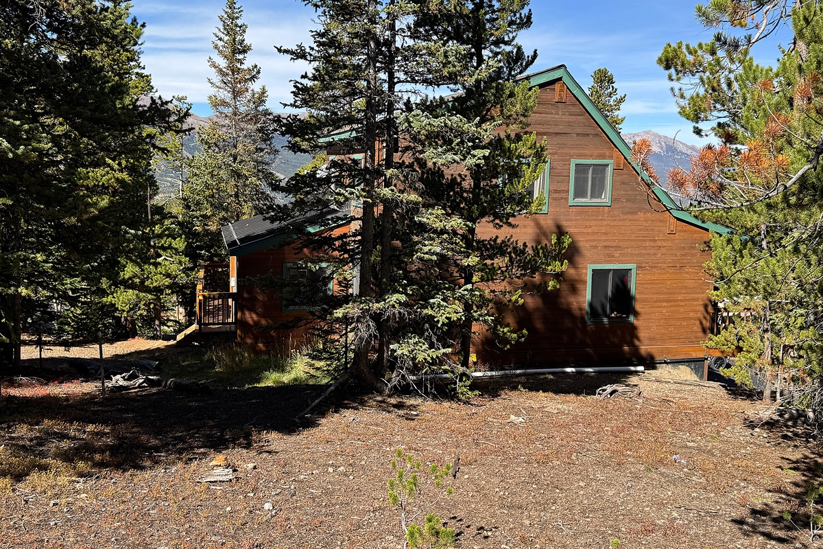Rear exterior view of Chalet de Neige