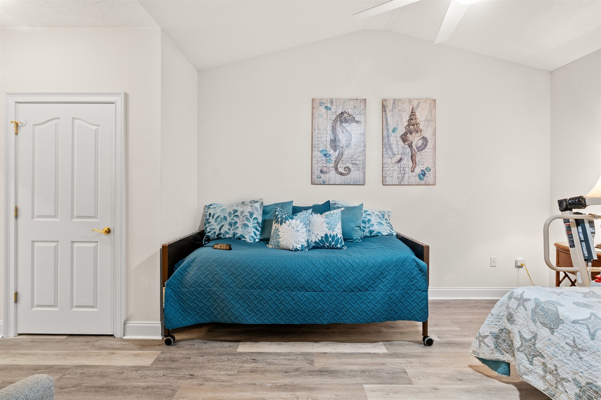 "Hospital style" adjustable bed in 2nd Bedroom