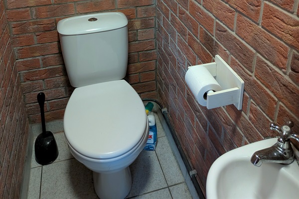 wetroom wc in pool changing block