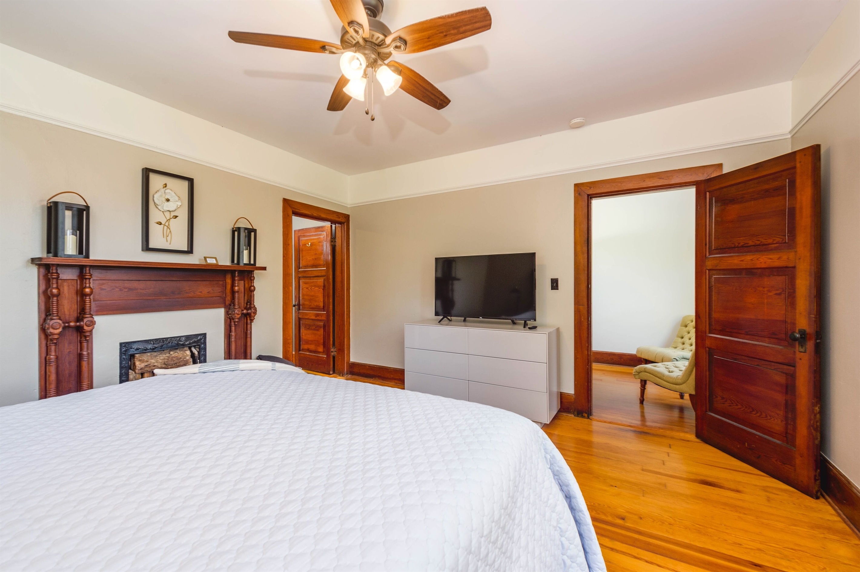 King Bedroom Upstairs #1 with Smart TV