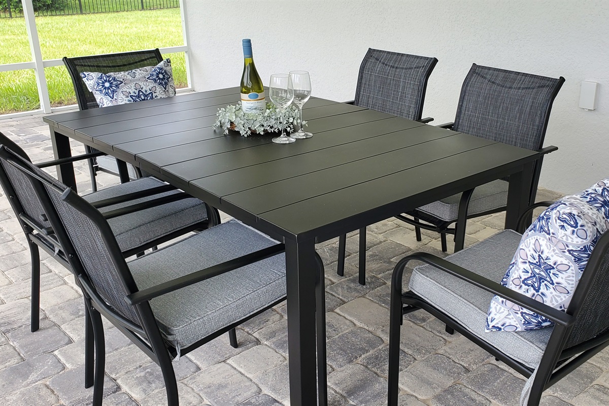 Lanai seating