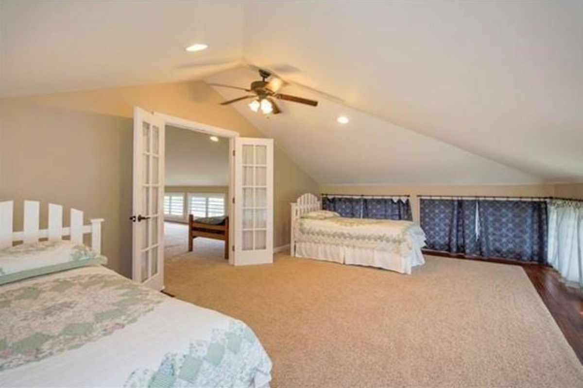 Upstairs bedroom #7 with 2 twin beds