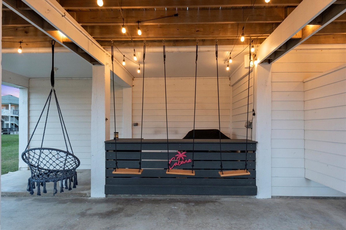 f48c7970da56472b91ce3b31f5927ac4 Large | Beachhouse | Texas | TX | Vacation Homes | Galveston | Crystal Beach | Kokomo | Breezy Days | Beachfront Elegance | Sunrise Serenity | Southern Sands Property Management, LLC