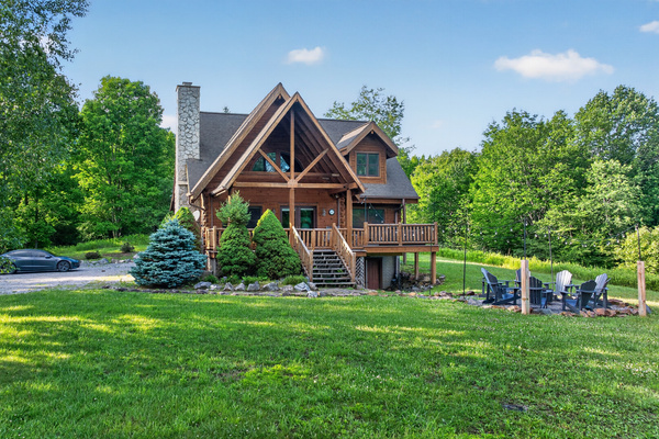 Log cabin, fire pit, hot tub