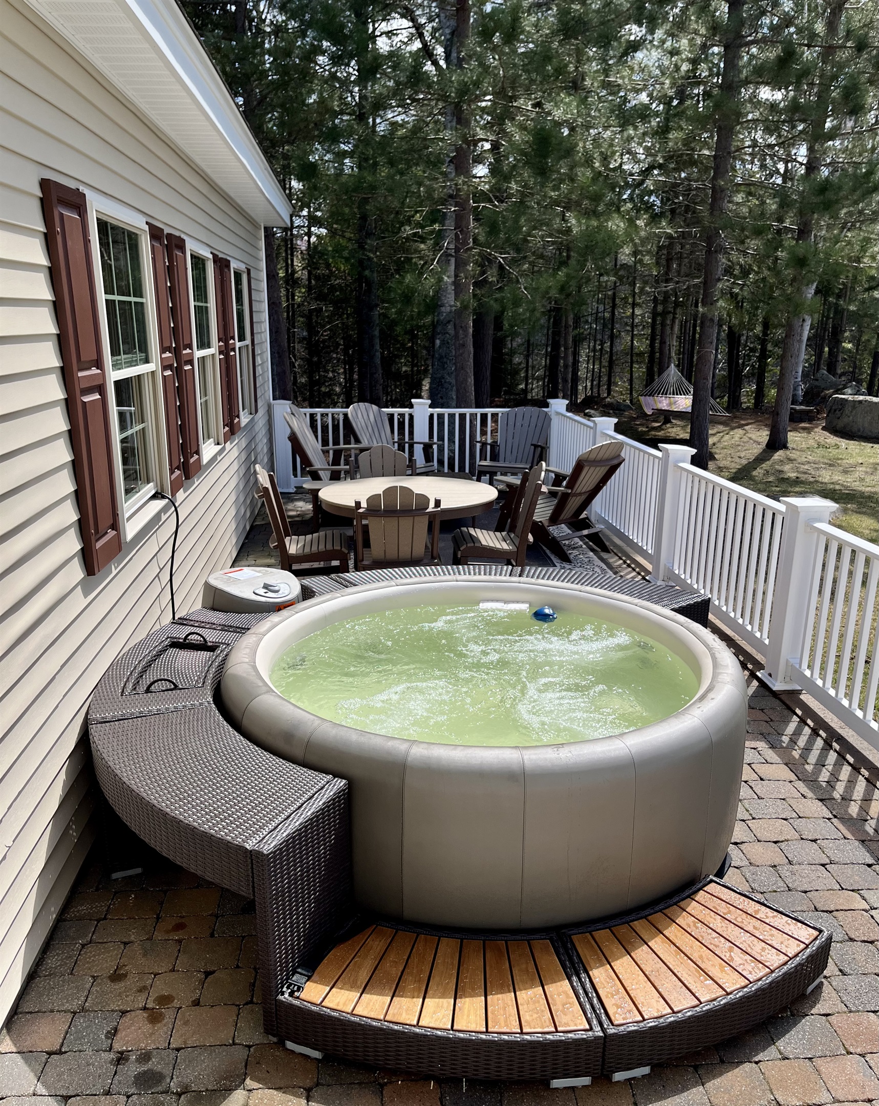 Hot Tub overlooking the lake