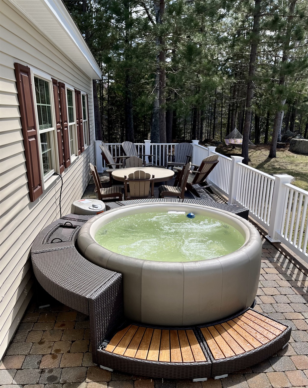 Hot Tub overlooking the lake