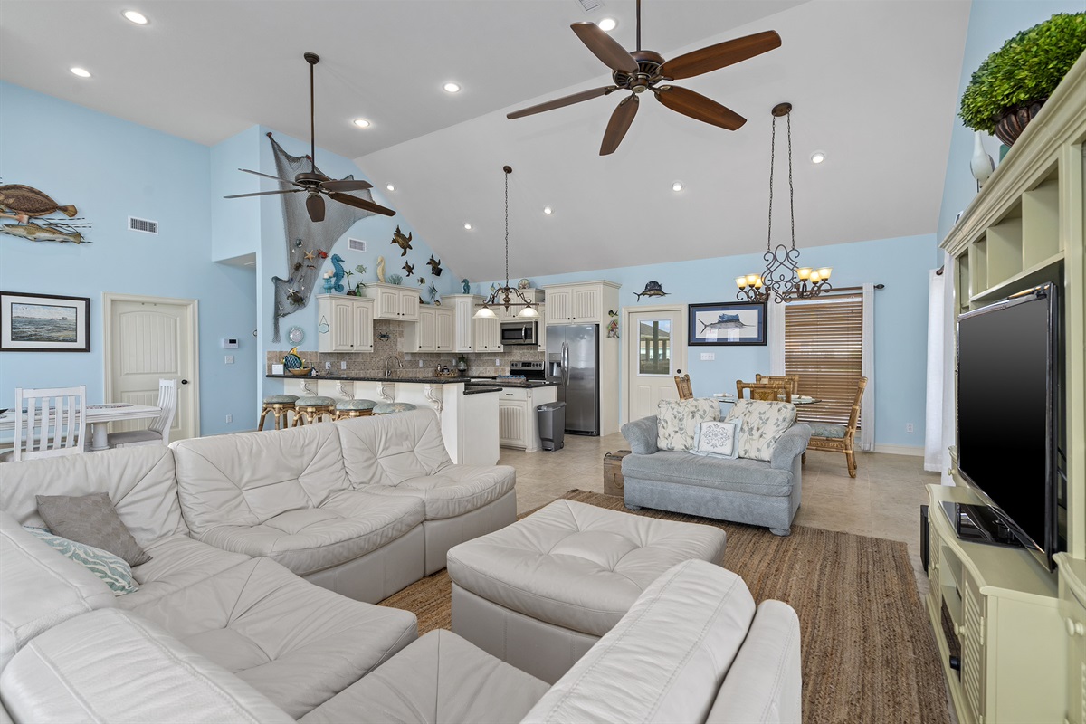 f49968bd51aa4995accac2de937dab52 Large | Beachhouse | Texas | TX | Vacation Homes | Galveston | Crystal Beach | Kokomo | Breezy Days | Beachfront Elegance | Sunrise Serenity | Southern Sands Property Management, LLC