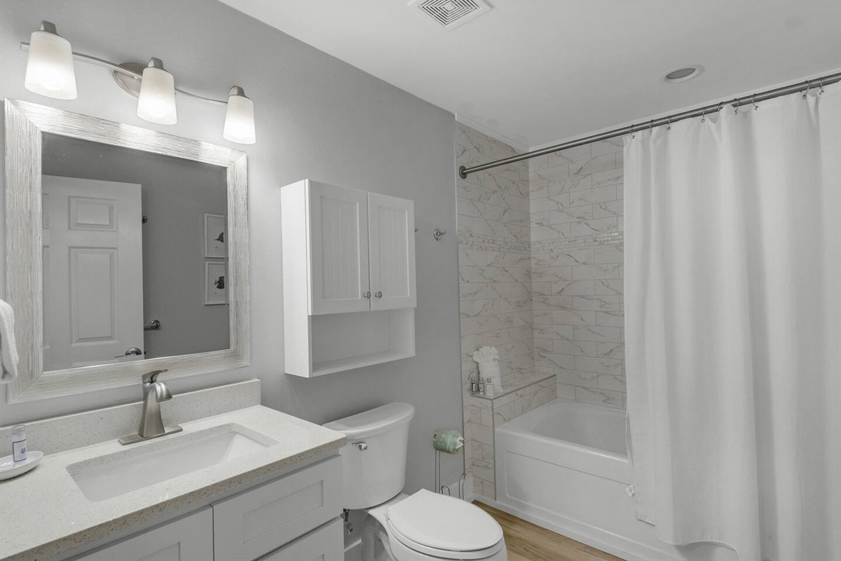 Master Bathroom!