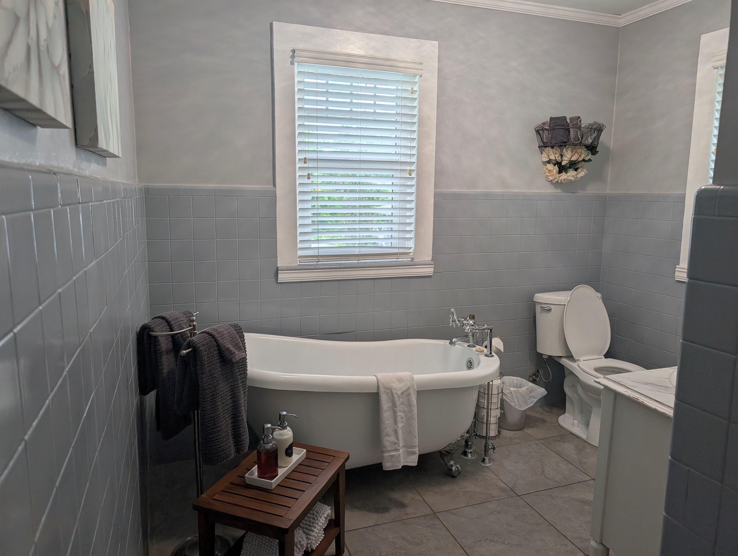 Upstairs Bathroom with Claw foot Tub