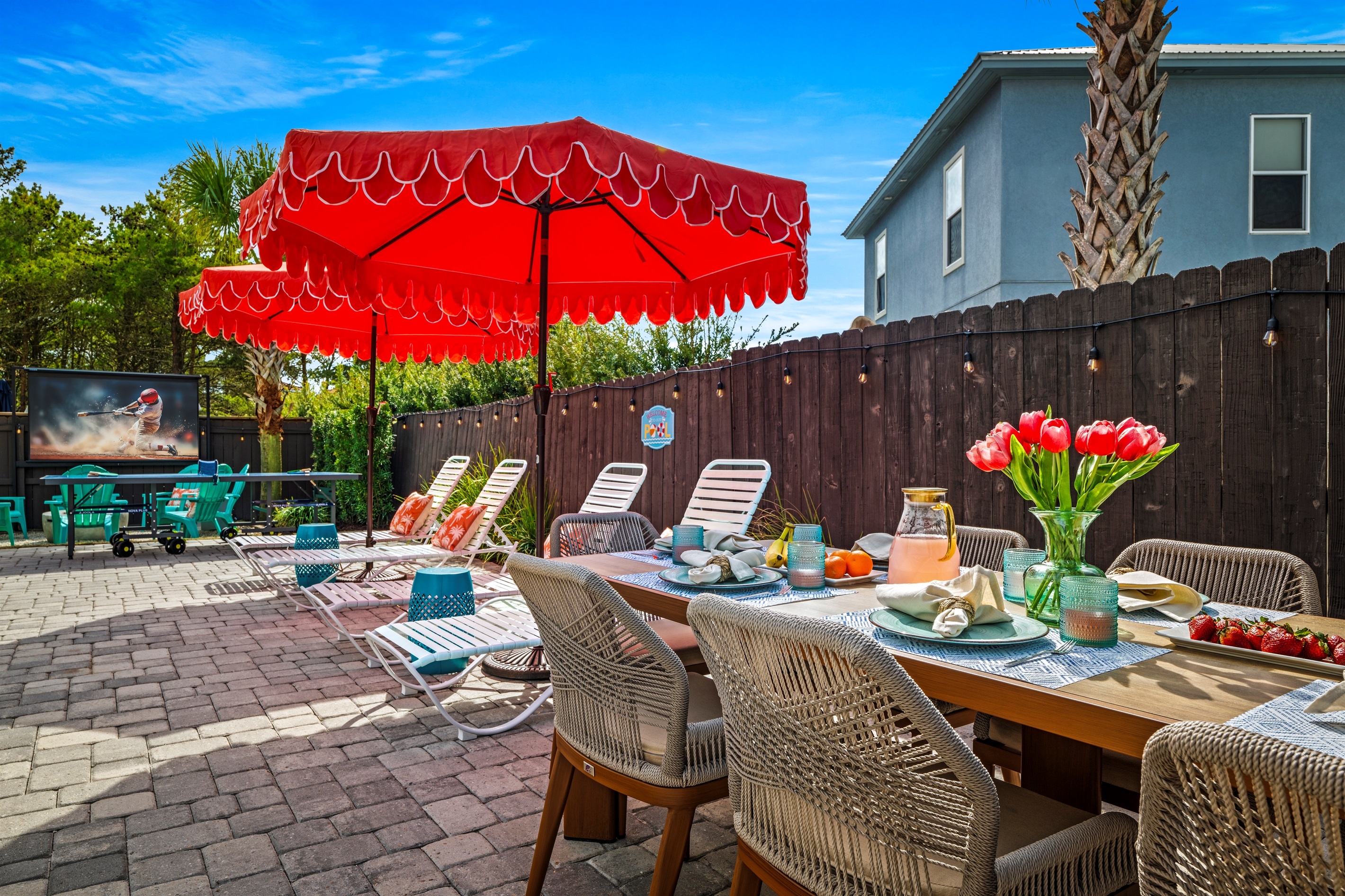 Al fresco dinners, poolside lounging, and sunny Florida afternoons. Gather around the outdoor dining table while the kids swim and the grill is heating up.
