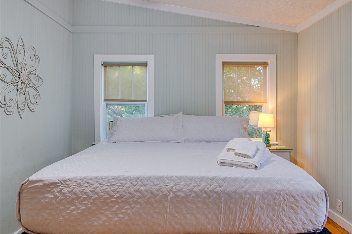 Bedroom 1: Bed Linens & Bath Towels Provided