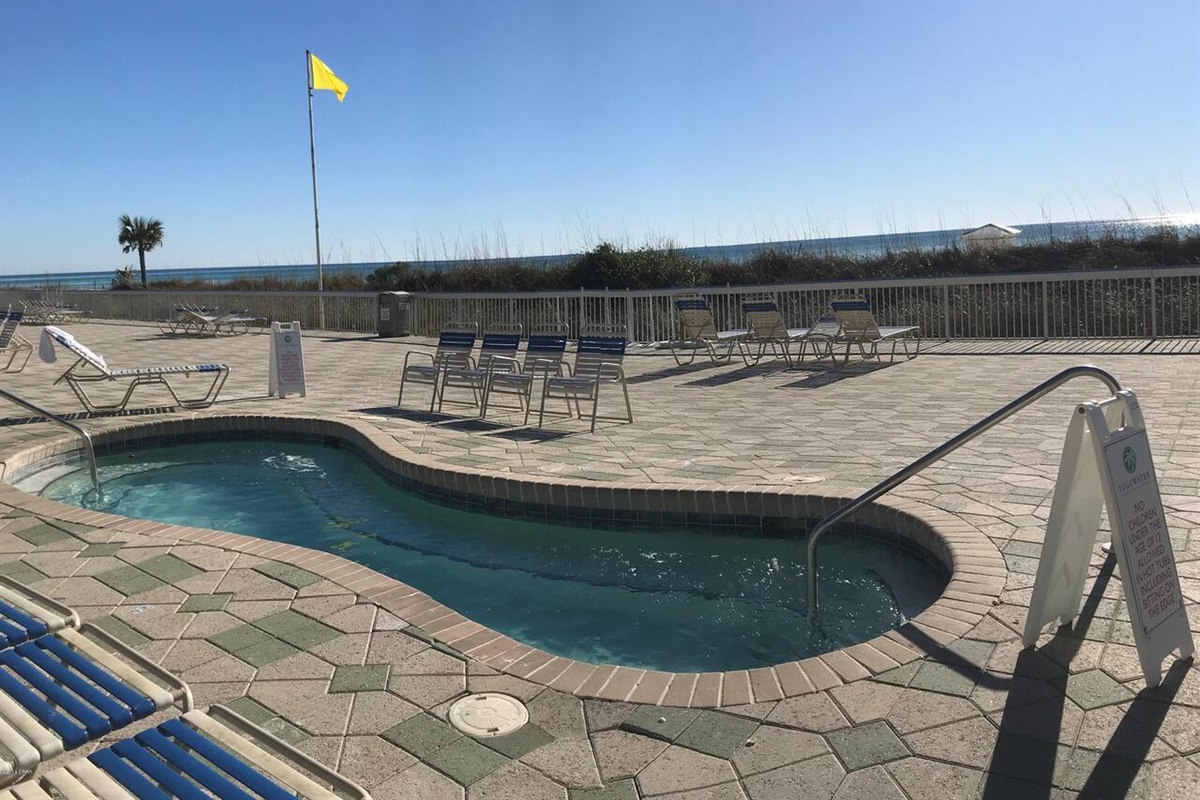 Lagoon Pool Hot Tub