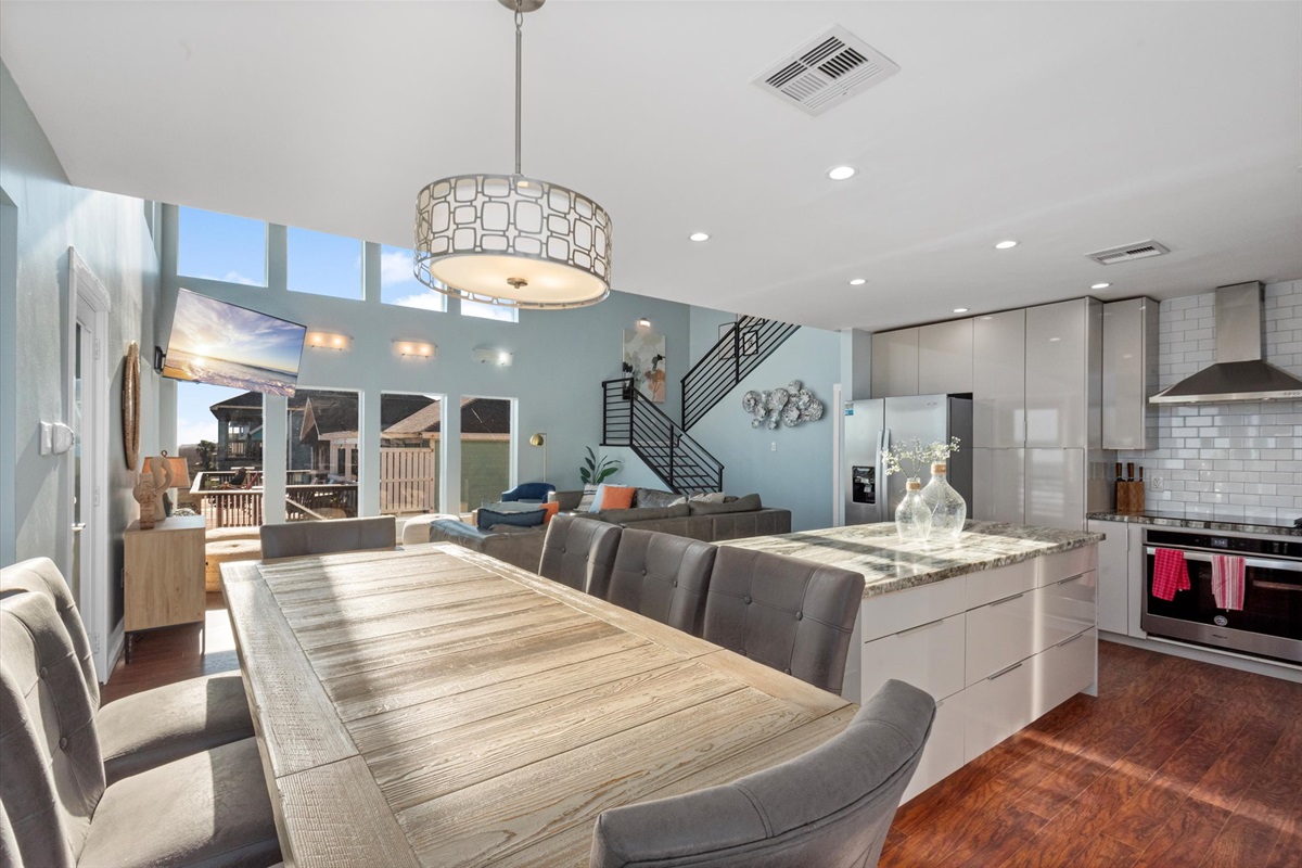 f4c613e1e77e431aa47278b3015cbc9a Large | Beachhouse | Texas | TX | Vacation Homes | Galveston | Crystal Beach | Kokomo | Breezy Days | Beachfront Elegance | Sunrise Serenity | Southern Sands Property Management, LLC