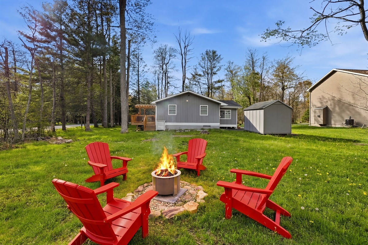 Unwind by the firepit with your friends or family. Prepare s'mores, share stories, and stargaze in the woods.