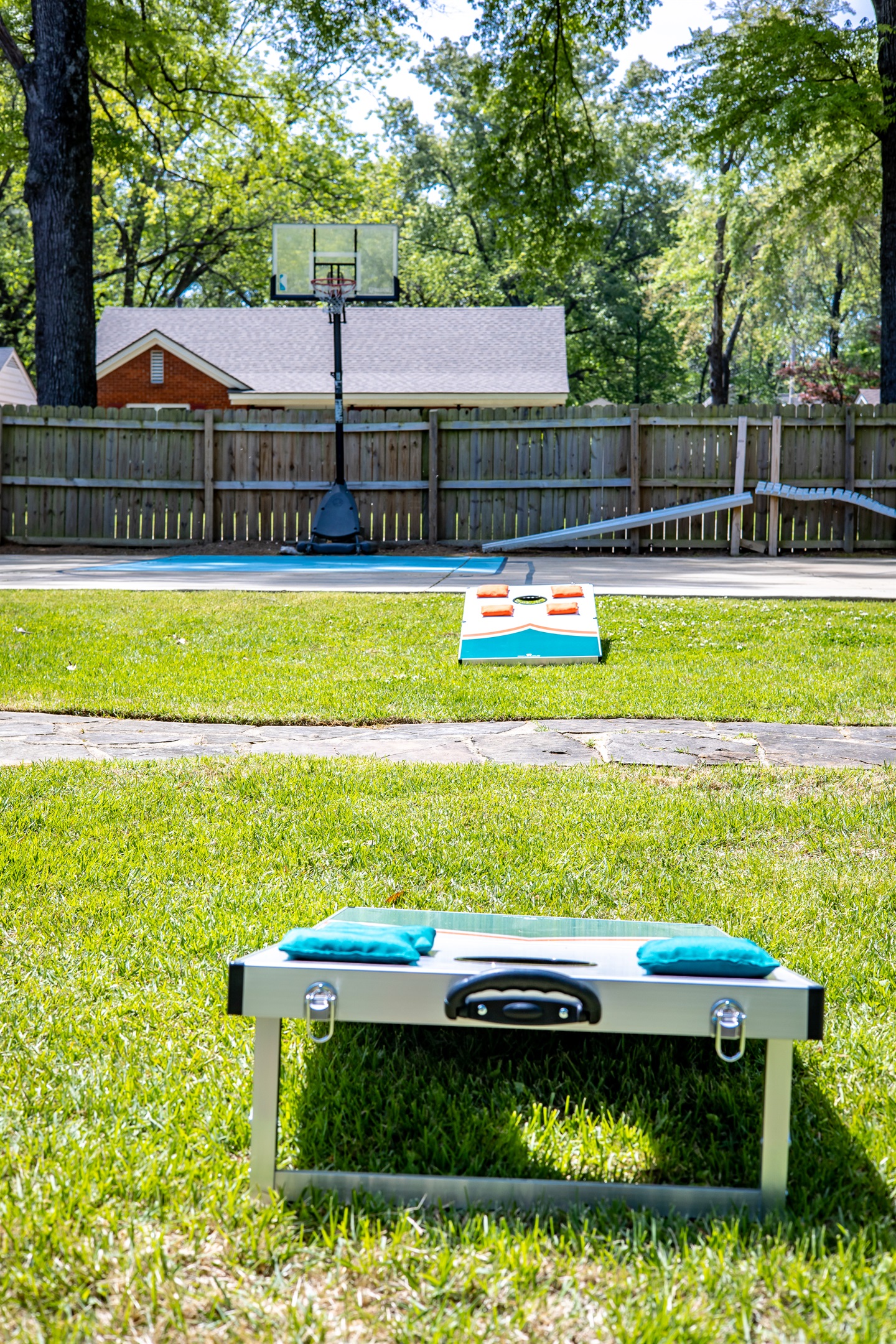 Basketball/pickleball court