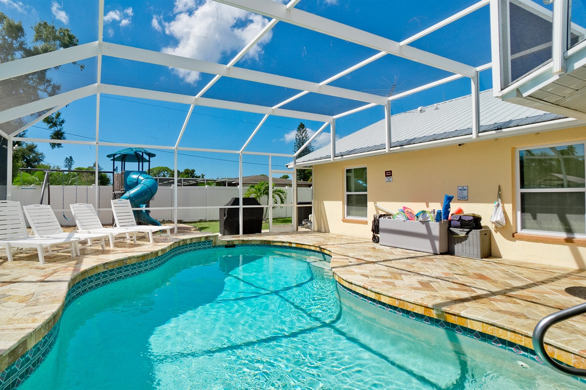 Make the most of every moment! Cool off in the sparkling pool, gear up for a beach day, or let the kids have a blast on the playset, your perfect vacation awaits.