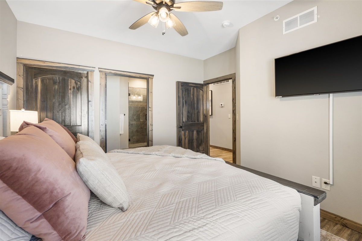 Main Level King Bed #1 w/ ensuite bath