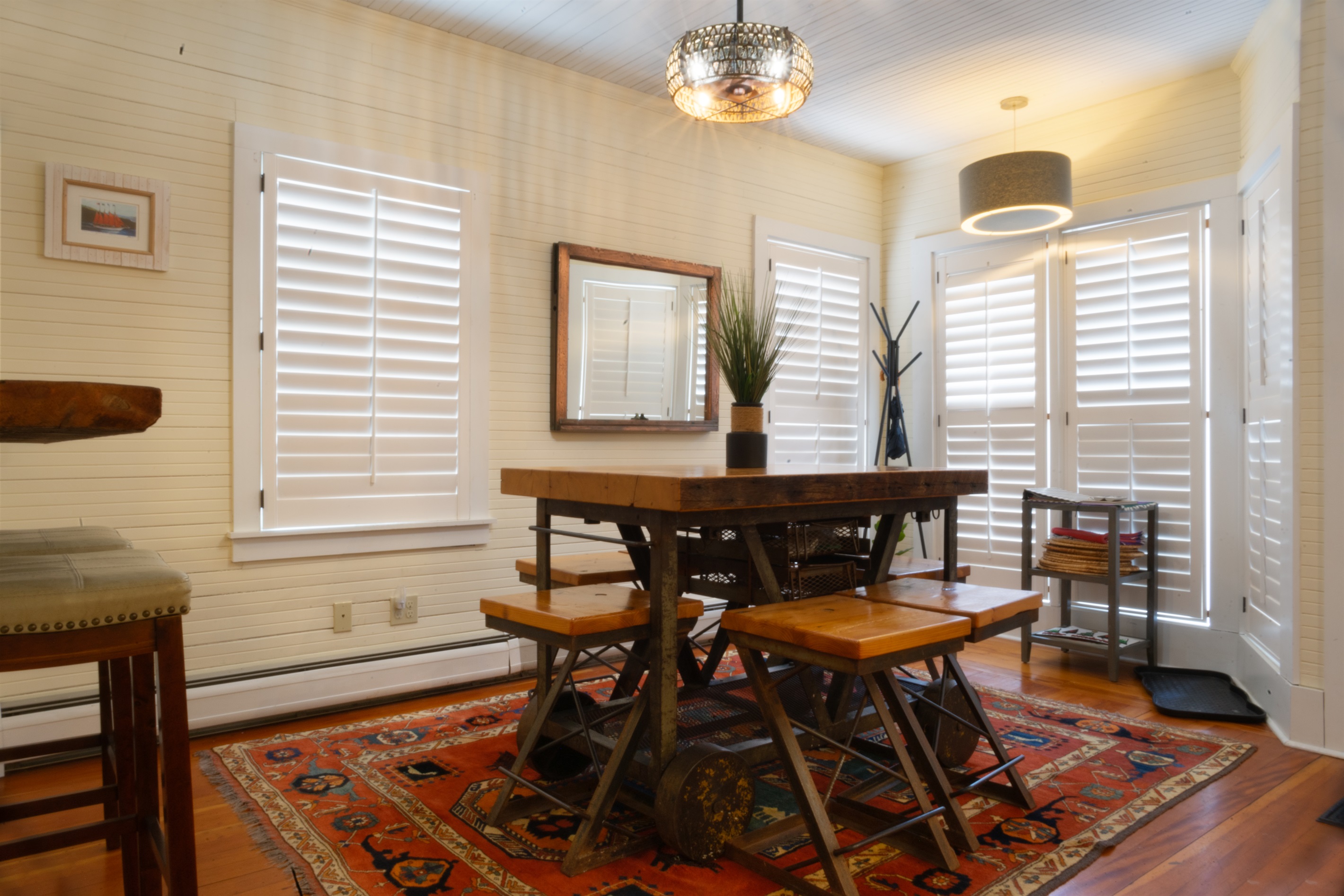 Main Floor Dining Room - Seating for 6