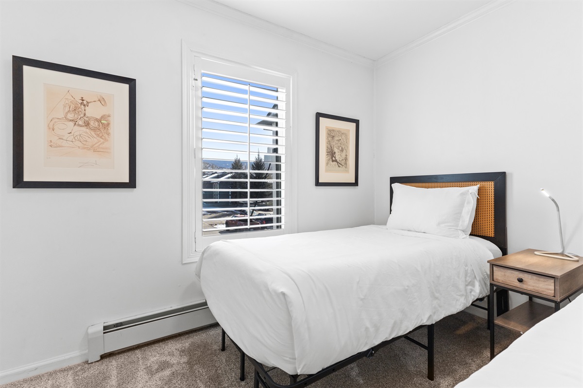 Bedroom 2 | Twin Beds