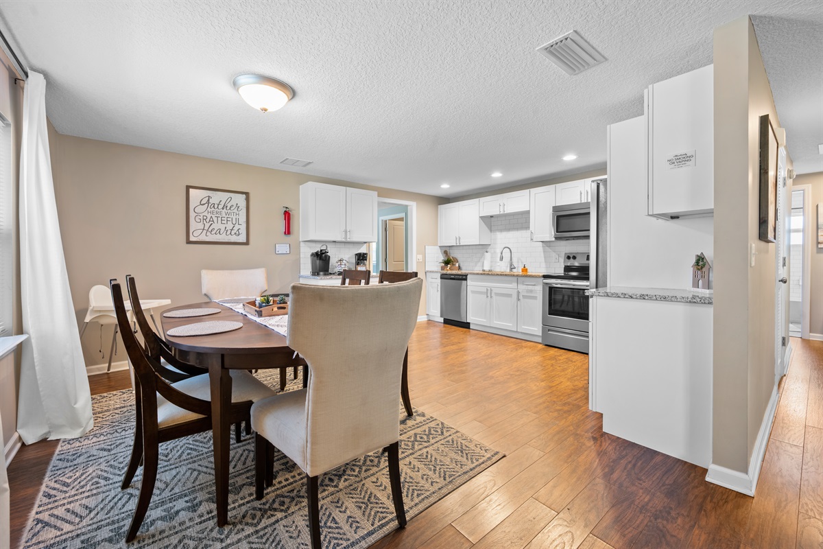 Dining Area | Kitchen