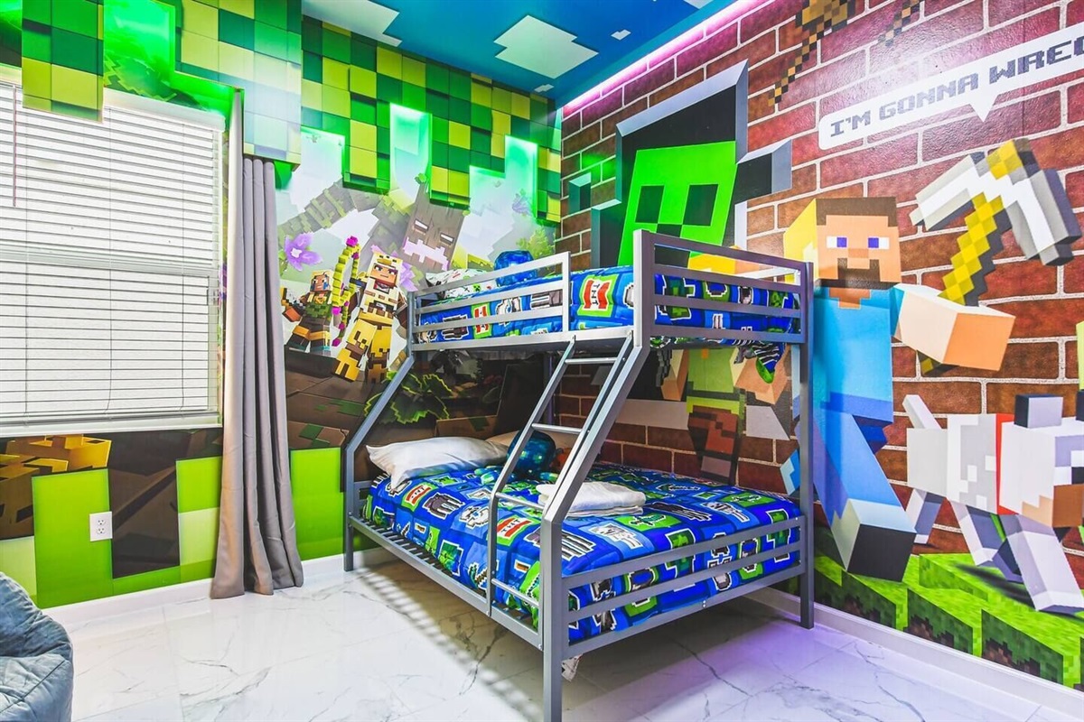 Bunk bed (full/twin) with en-suite bathroom